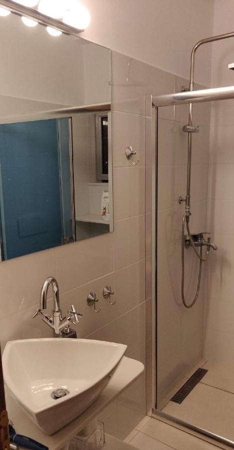 Seaside View Apartment ซารานเดอ ภายนอก รูปภาพ